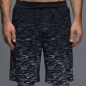 Lululemon Assert Short Gondola Stripe Black White / Black